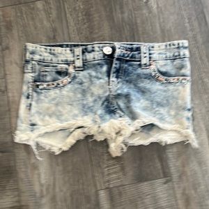 Day trip Gemini Bedazzled Jean shorts size 28